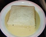 A picture of step 3 of Chocolate French Toast.