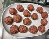 Une image de l'étape 7 de Boulettes de bœuf aux champignons et épices.