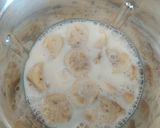 A picture of step 1 of Banana milkshake.