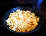 Foto del paso 3 de la receta: Patatas confitadas con huevos de corral fritos
