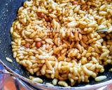 A picture of step 3 of Murmura Chikki.