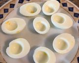 Φωτογραφία βήματος 2 της συνταγής Eggs deviled με τόνο - συνταγή από Ιταλία