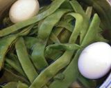 Foto del paso 1 de la receta: Ensalada de chauchas y huevos duros y otras
