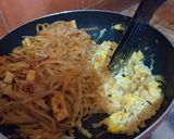 Foto langkah ke 8 dari resep Pad Thai.