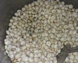 नमकीन मखाने(namkeen makhane recipe in hindi) रेसिपी चरण 2 फोटो