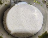 A picture of step 2 of Green Moong Dhokla.