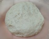 صورة لخطوة 3 من وصفة قرص طرية(بدون سمن ولا حليب)
