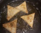A picture of step 5 of آلو سموسہ.
