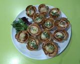 Foto del paso 4 de la receta: Tartaletas de pavo, brócoli y queso de rulo de cabra hechas con masa de empanadillas