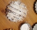 Foto del passaggio 4 della ricetta Crostatina ai fichi, frutta secca, zenzero e limone vegan