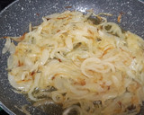 Foto del paso 1 de la receta: Tortilla de morcilla de Burgos y cebolla