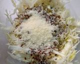 Foto del paso 3 de la receta: Ensalada de Repollo Nutritiva con Mix de Semillas y Huevo Duro
