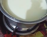 A picture of step 1 of Milk sevaiyan.