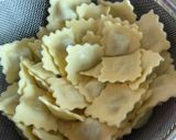 Une image de l'étape 1 de 💚 Raviolis à la Crème, aux Champignons et aux Herbes Fraîches. (Végétarien).