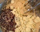 Hình bước làm 3 của món Maple Cookies with Pecans and White Chocolate