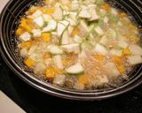 Foto del paso 4 de la receta Tortilla de papas con verduritas🥕🥔🥒🥓🍠