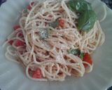 Foto del paso 2 de la receta: Espaguettis🍝 con albahaca y tomate🍅