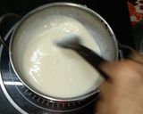 A picture of step 2 of Pista Kulfi.