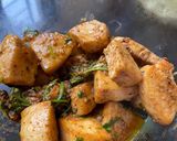 A picture of step 4 of Garlic and wine swordfish.