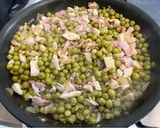 Foto del paso 3 de la receta: Guisantes con pollo y beicon