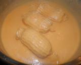 Foto del paso 5 de la receta: Contra muslos de pollo rellenos de jamón y queso en salsa