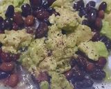 Foto del paso 3 de la receta: Palta y algo más en ensalada