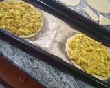 A picture of step 10 of Veggie fish pie.