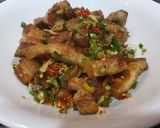 รูปขั้นตอนการทำที่ 6 ของ หมูสามชั้นคั่วพริกกระเทียม