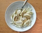 Foto del passaggio 2 della ricetta Finocchi gratinati, cottura airfryer 🌷