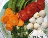 Foto langkah ke 1 dari resep Sop Kapri Telur Puyuh Untuk Anak.