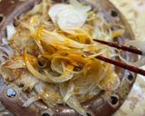 A picture of step 3 of Japanese Izakaya (Japanese pub) new Onion Salad.