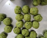 A picture of step 4 of Lilva(pigeon peas) kachori.