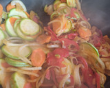 Foto del paso 2 de la receta: Verduras salteadas con seitán casero y brotes (🌱)