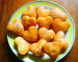 รูปขั้นตอนการทำที่ 6 ของ Thai tea glazed mini heart donut
