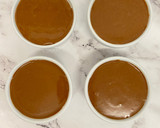 Foto del paso 6 de la receta: Vasitos de queso con chocolate blanco y crocante de lotus