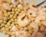 A picture of step 1 of Chickpea, avocado & prawn salad with lime, chilli and coriander.