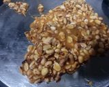 સીંગદાણા ચીક્કી (Singdana Chikki Recipe In Gujarati) રેસીપી સ્ટેપ3ફોટો