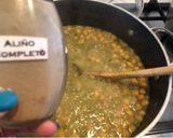 Foto del paso 6 de la receta: Garbanzos con tallitos de espinaca y pimiento 🫑