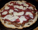 Foto del paso 6 de la receta: Pizza pastrami con cebollas caramelizadas