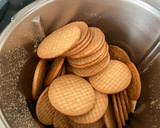 Foto del paso 1 de la receta: Tarta de galleta y caramelo