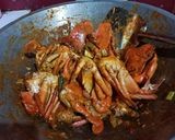Foto langkah ke 3 dari resep Kepiting saus padang.