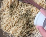 Foto langkah ke 3 dari resep Spaghetti Aglio e Olio.