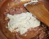 A picture of step 1 of Creamy smoked salmon pasta.