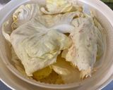 Une image de l'étape 2 de Salade castelfranco aux tomates, pecorino truffé et persil.