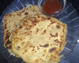 A picture of step 5 of Noodles paratha.