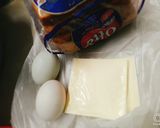 Hình bước làm 1 của món Ăn sáng với bánh mì sandwich kẹp trứng và phomai