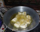 Foto langkah ke 3 dari resep Kupat Tahu Bumbu Kacang Tanah khas Banjar Patroman Jawa Barat.