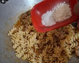 Foto langkah ke 7 dari resep Makaroni Tumis Ayam Bombay.