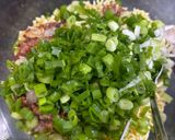 Foto langkah ke 3 dari resep Martabak Mie Kornet.