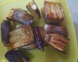 Foto langkah ke 2 dari resep Sambal terong teri sederhana.